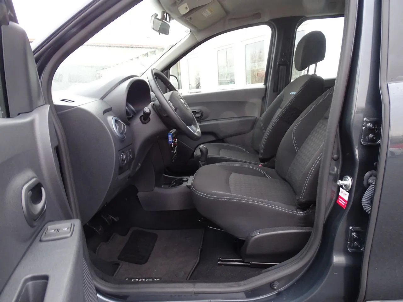 Dacia Lodgy 1.2 TCe 115 Stepway Navi...  Image 8